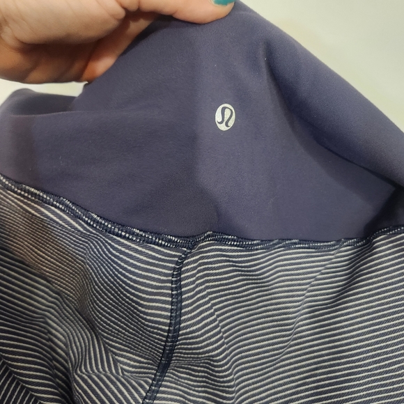 Lululemon fold over  or high waist  crop leggings stripes size 10 - Picture 9 of 12